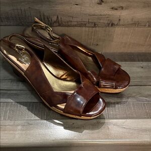 Madeline Stuart Tortoise Open-Toe Sandals